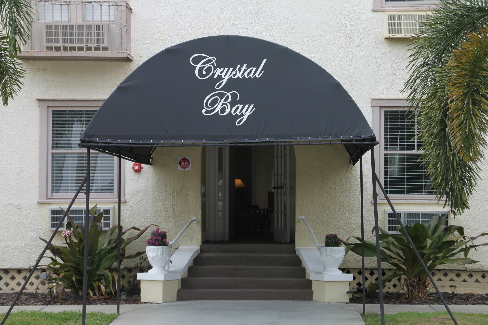 Crystal Bay Historic Hotel St. Petersburg Exterior photo